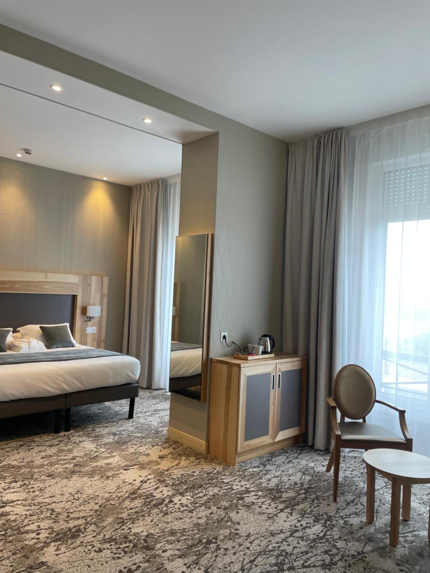 Hotel Le Cercle Cherbourg-en-Cotentin Eksteriør bilde