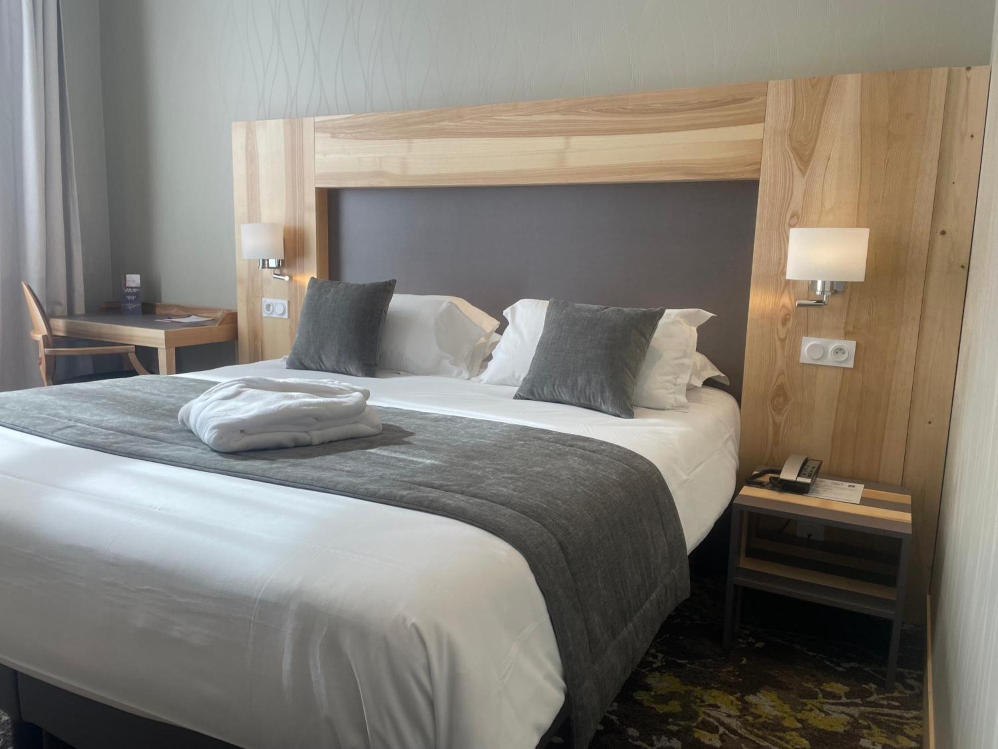 Hotel Le Cercle Cherbourg-en-Cotentin Eksteriør bilde
