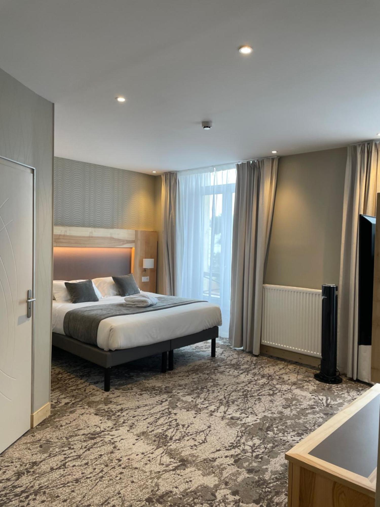Hotel Le Cercle Cherbourg-en-Cotentin Eksteriør bilde